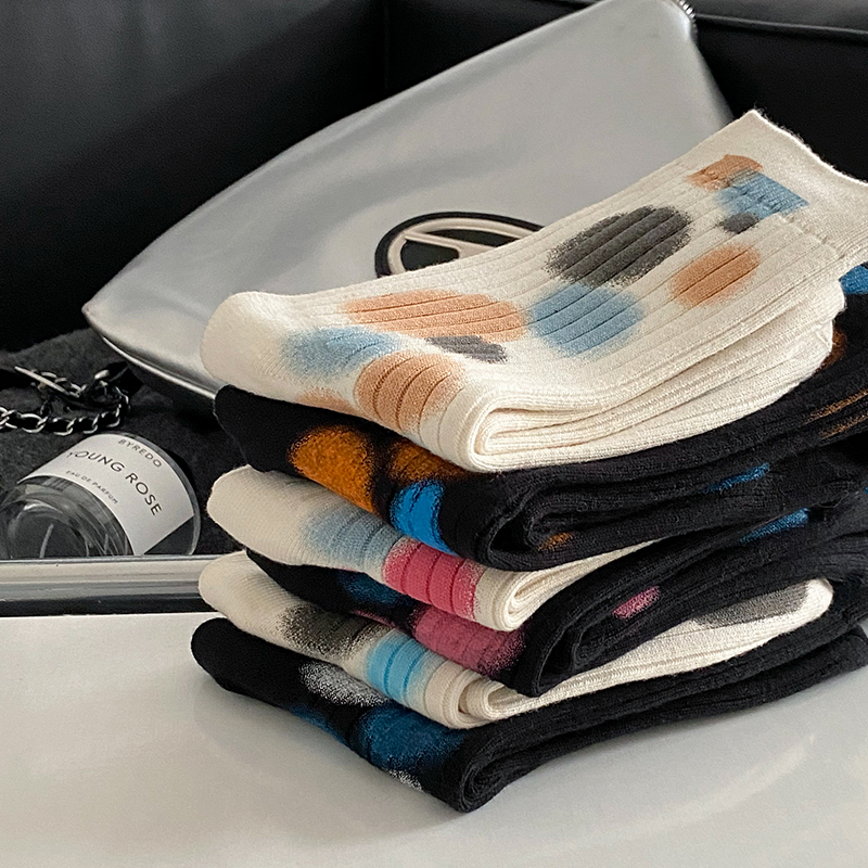 Tie-dye prickiga strumpor