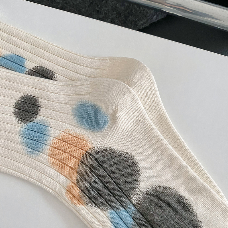 Tie-dye prickiga strumpor